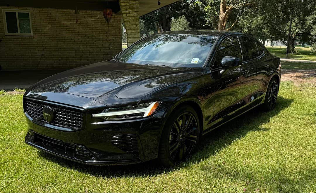 Luxury Sedan chauffeured vehicle